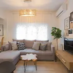 Scandi Chic Apartment, Agia Sofia District #feelslikehome *
