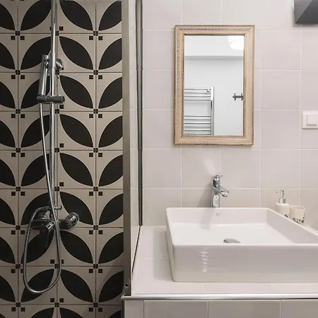 Scandi Chic Apartment, Agia Sofia District #feelslikehome דירה